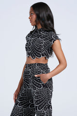 SET YOU FREE CROP WOVEN BLACK MULTI TOP