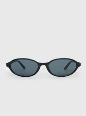 Captivation Oval Sunglasses Black