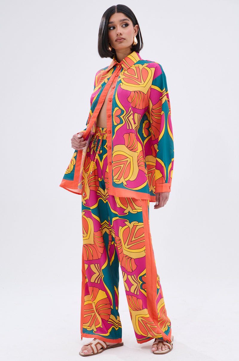 TROPICAL DREAMS BUTTON UP SHIRT